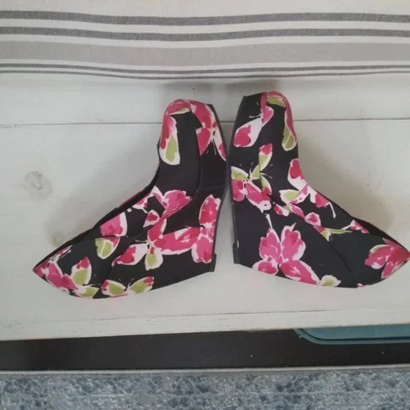 Elle Platform Wedges in Floral Motif Size 9.5 - Picture 8 of 12